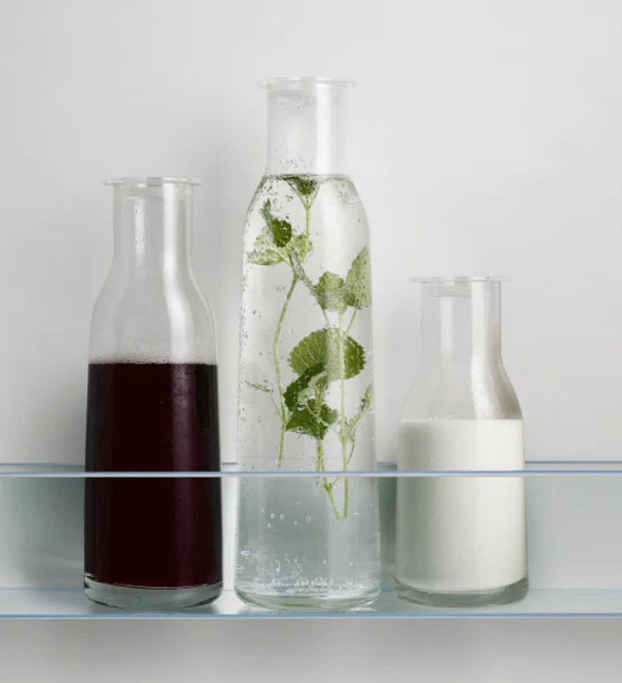 Minima Bottle with Lid by Cecile Manz